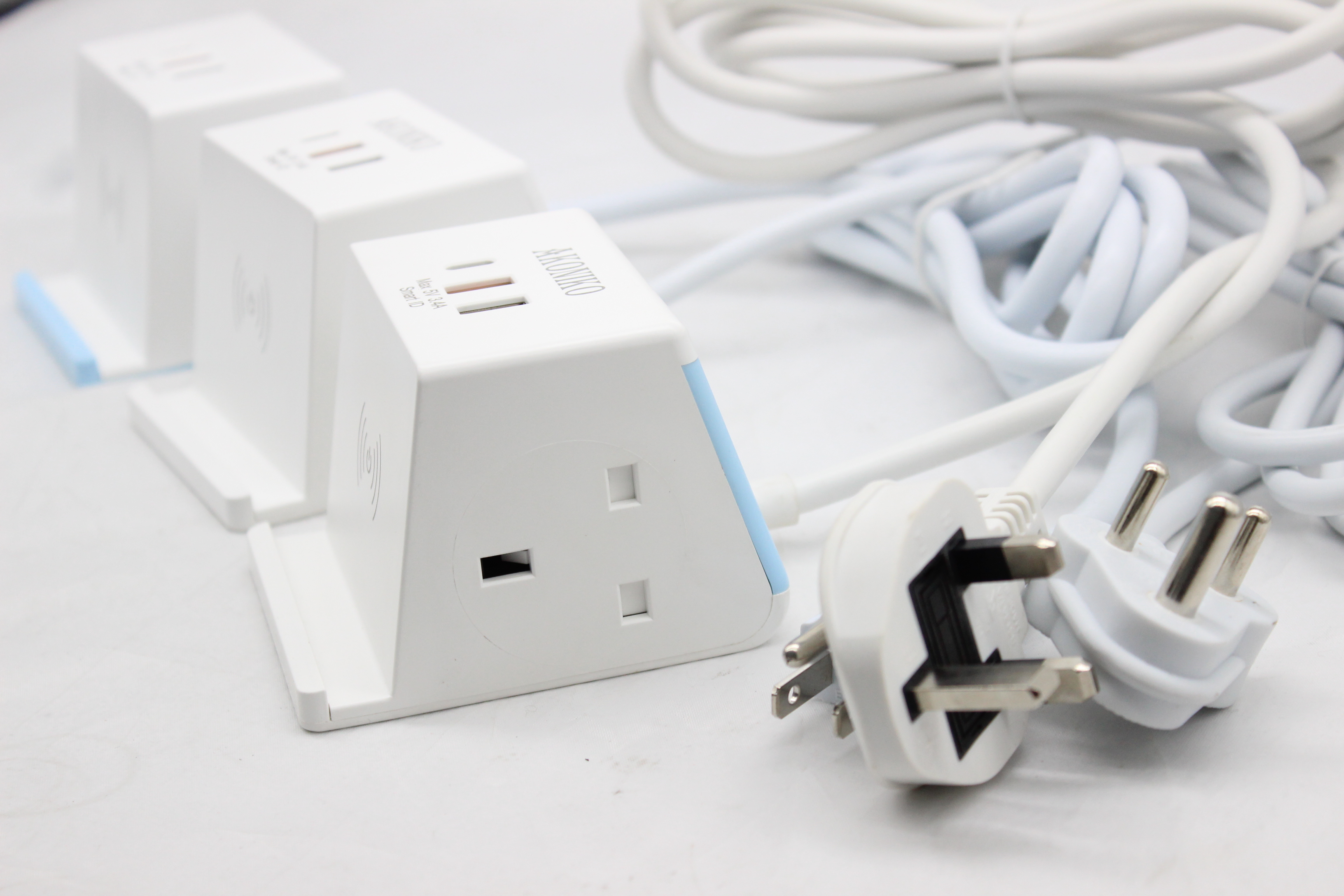 Australian wireless charging socket
